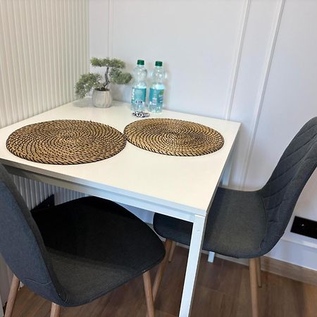 Stylowe Apartamenty W Centrum Breslavia Exterior foto